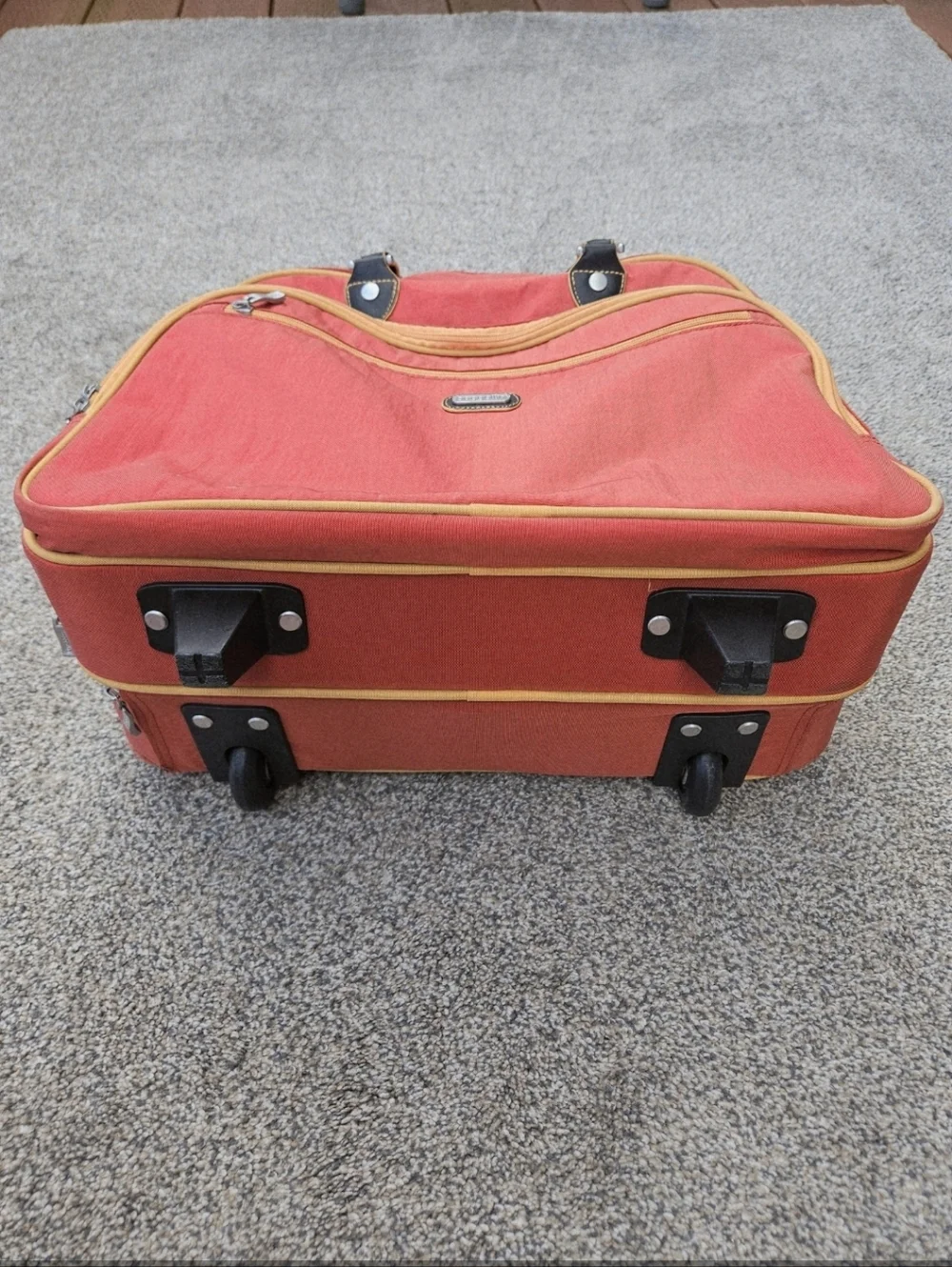 BAGGALLINI TRAVEL BAG LUGGAGE ROLLING CARRY ON Suitcase Weekender Orange Rust
